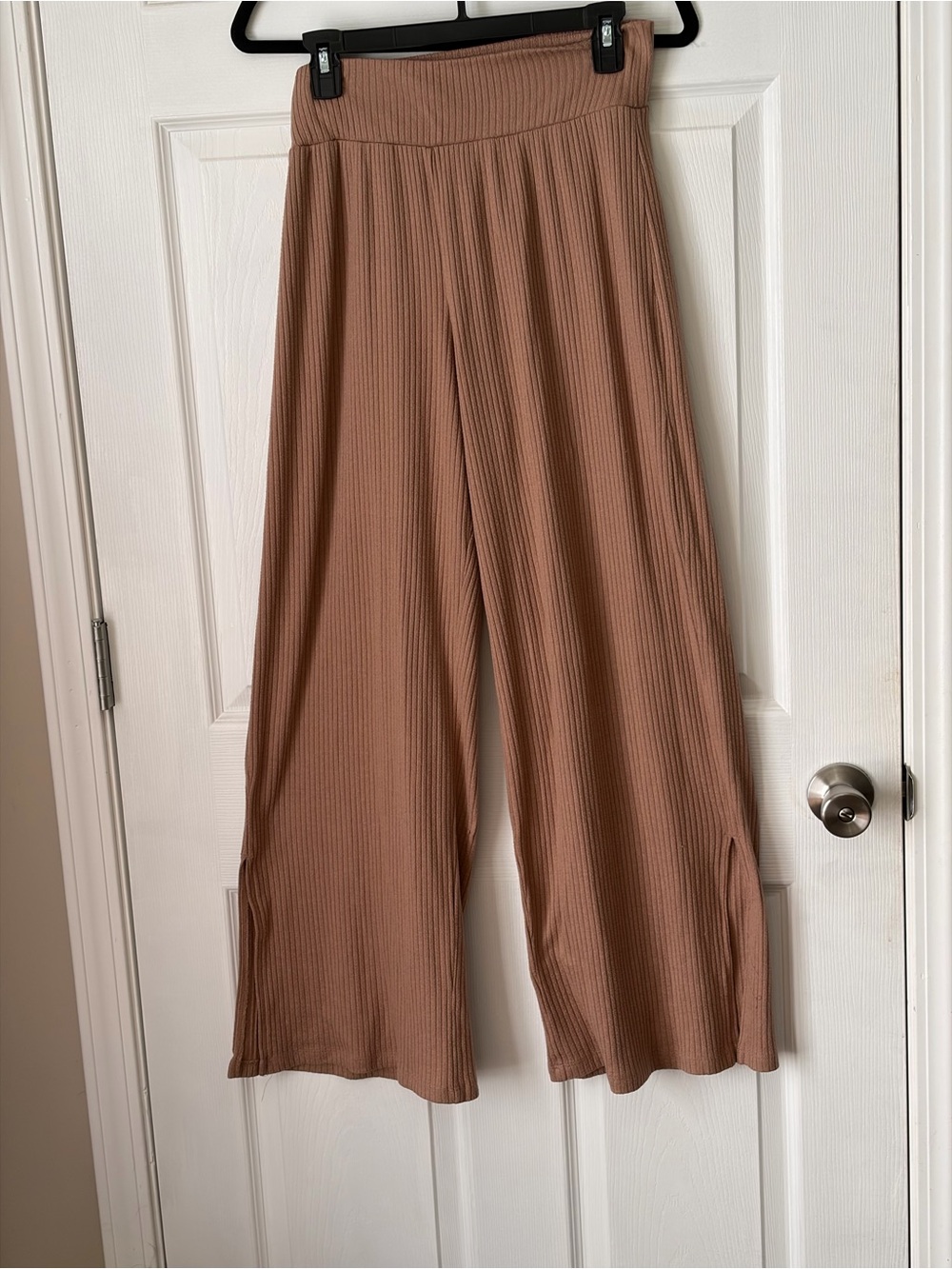 Abercrombie & Fitch Ribbed Wide-Leg Pants in Warm Brown